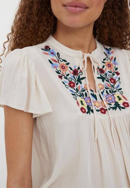 Vero Moda - Gina boho embroidered short sleeve top - birch