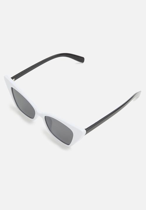 Superbalist - Nicky cateye sunglasses - white