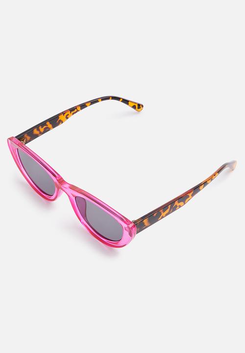 Superbalist - Simone cateye sunglasses - pink