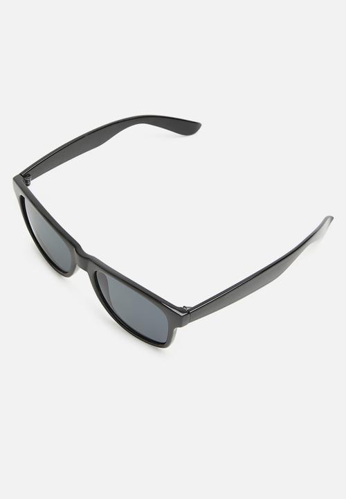 Superbalist - Seth round sunglasses - black