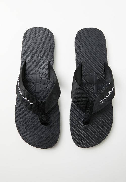 Calvin Klein - Institutional bold logo - black