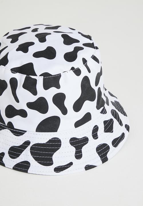 Superbalist - Cow print bucket hat - black & white