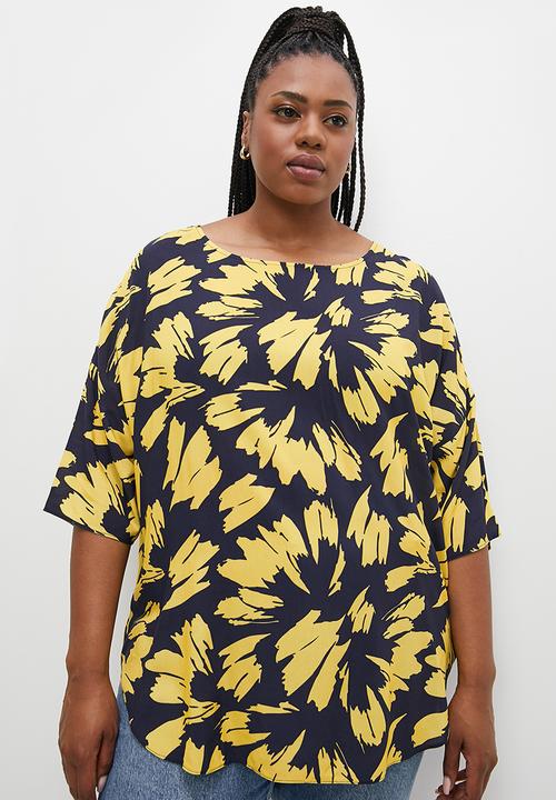 Superbalist - Printed basic woven blouse - yelllow mono leaf