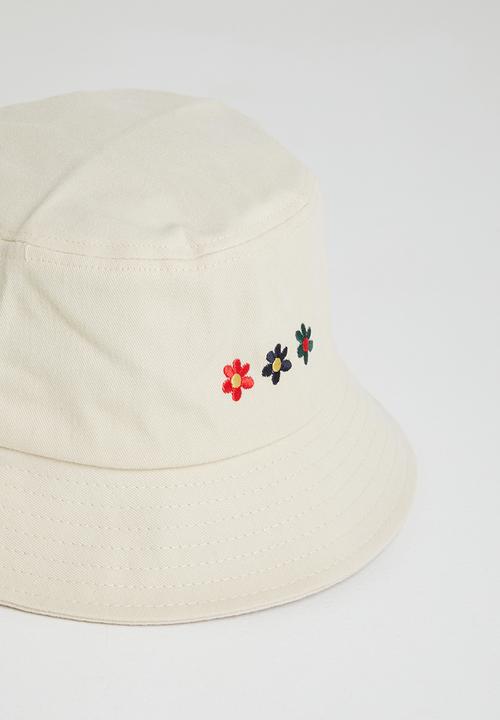 Superbalist - Kai bucket hat - stone