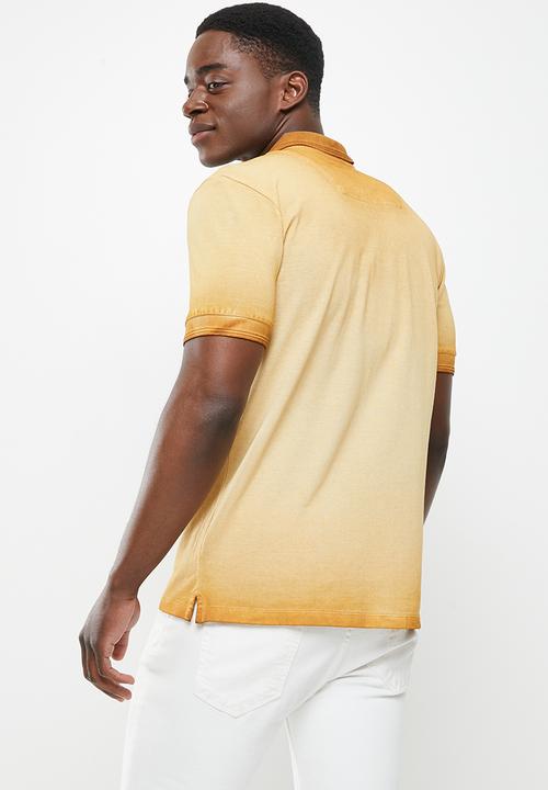 Vertigo - Vertigo embroidered reverese pigment dyed golfer - buckthron brown