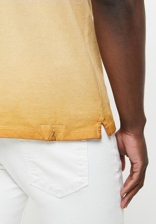 Vertigo - Vertigo embroidered reverese pigment dyed golfer - buckthron brown