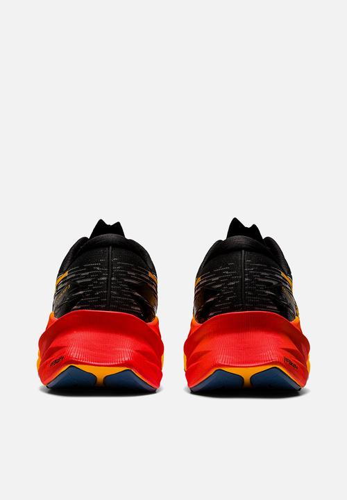 ASICS - Novablast 3 - black & amber