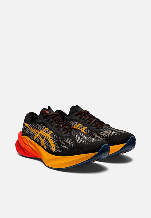 ASICS - Novablast 3 - black & amber
