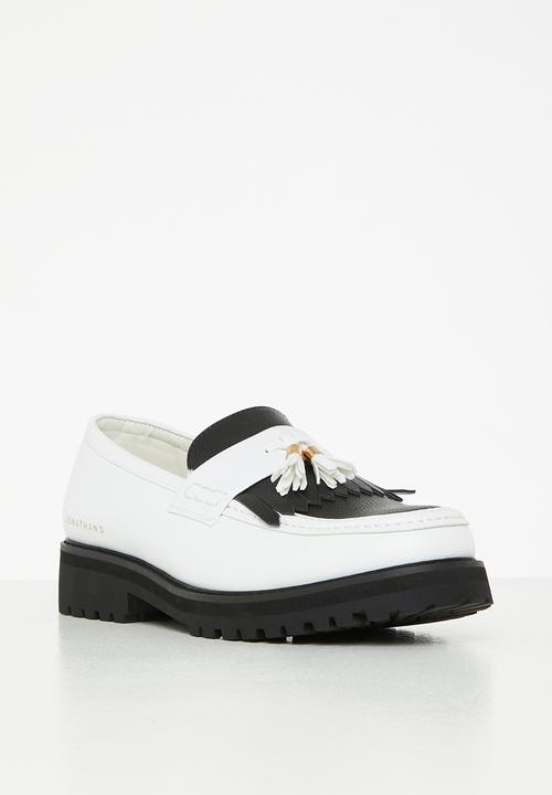 Jonathan D - J kiltie tassel - white/black