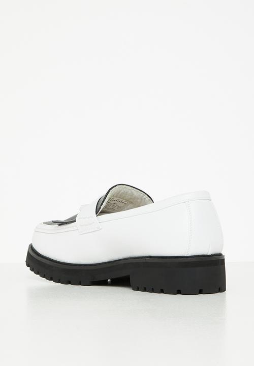 Jonathan D - J kiltie tassel - white/black
