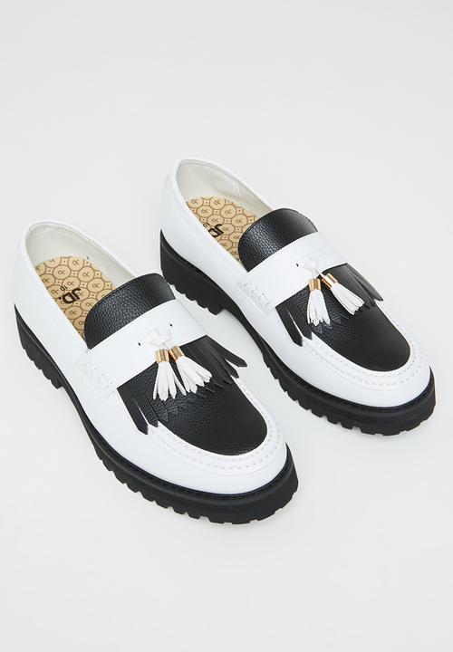 Jonathan D - J kiltie tassel - white/black