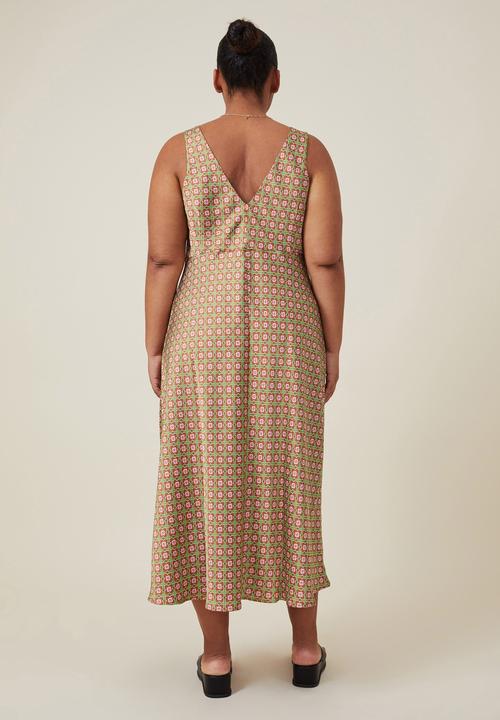Cotton On - Curve amalfi v-neck midi dress - matilda floral geo