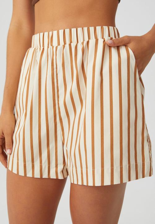 Cotton On - Sorrento short - bronzed camel stripe