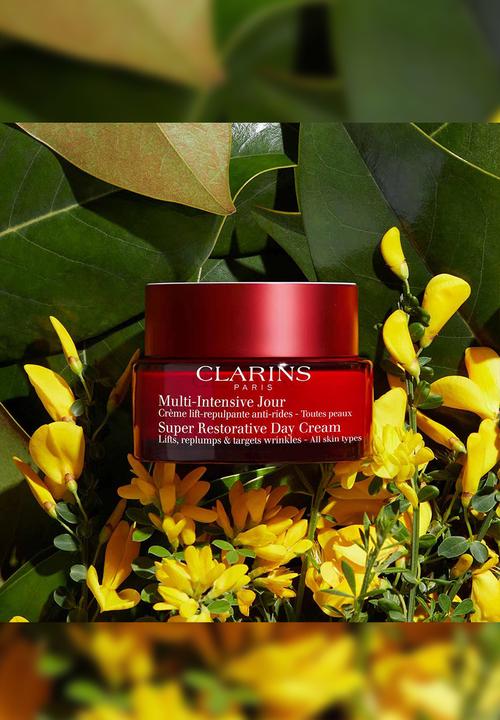 Clarins - Super Restorative Day for All Skin Types