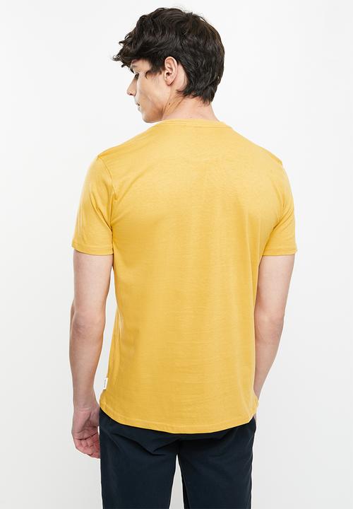 Ben Sherman - Script chq emboss 1 up tee - dijon