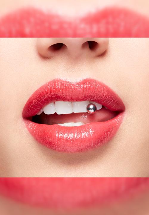 MAC - Bubbles & Bows Lustreglass Lipstick - Put a Bow On It
