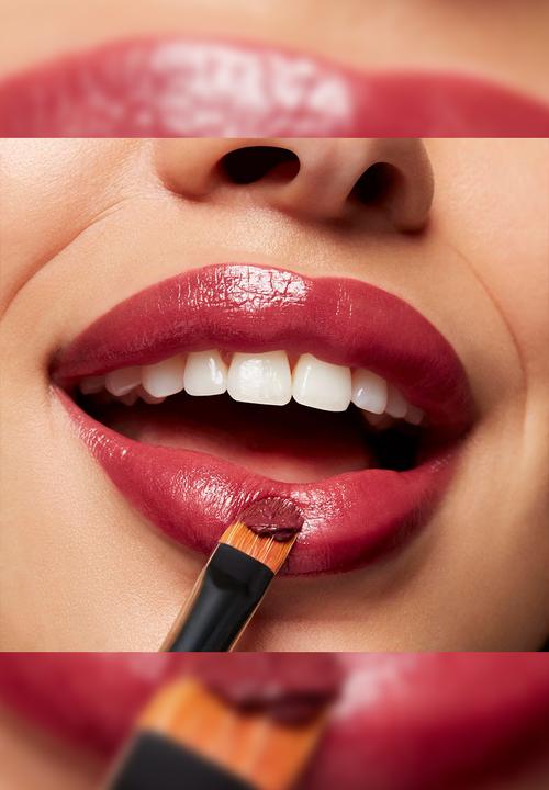MAC - Bubbles & Bows Lustreglass Lipstick - No Wine-ing!