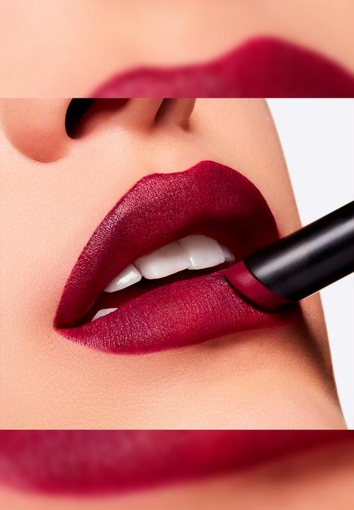 MAC - Powder Kiss Velvet Blur Slim Stick - Wild Rebel