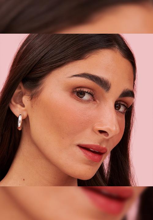 Benefit Cosmetics - Cheek The Mail