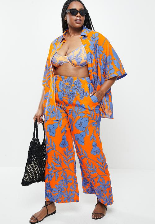 Me&B - Plus cropped wide leg printed pants - orange blue floral
