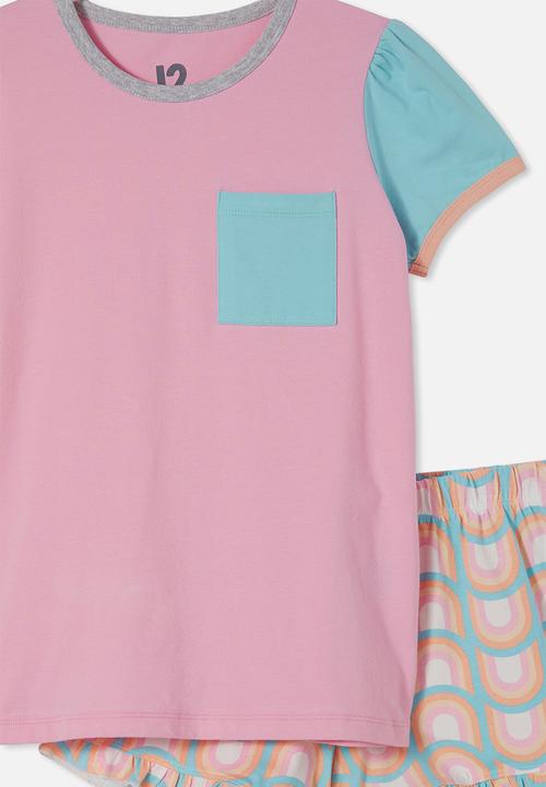 Cotton On - Fae short sleeve pyjama set - cali pink & colour block rainbows