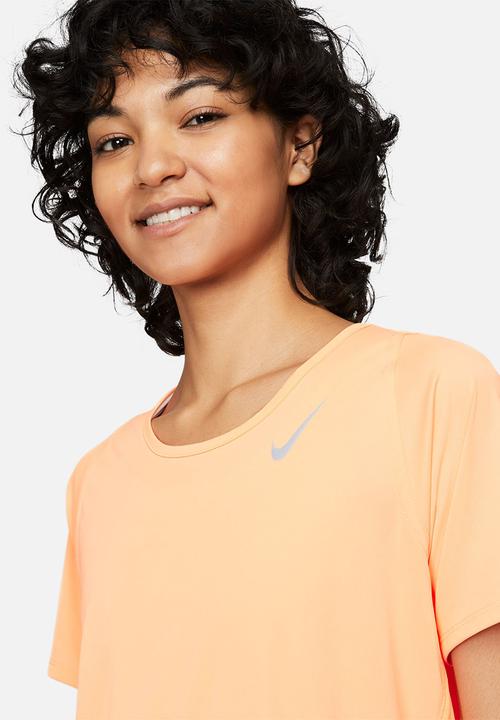 Nike - W nk df race top short sleeve - peach cream