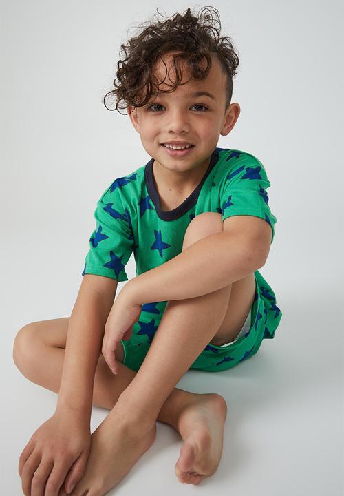 Cotton On - Finn short sleeve pyjama set - toffee apple & scattered stars