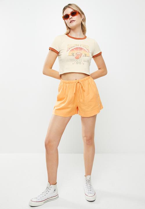 Cotton On - Micro fit rib graphic license tee - lcn br rolling stones desert tour/white sand