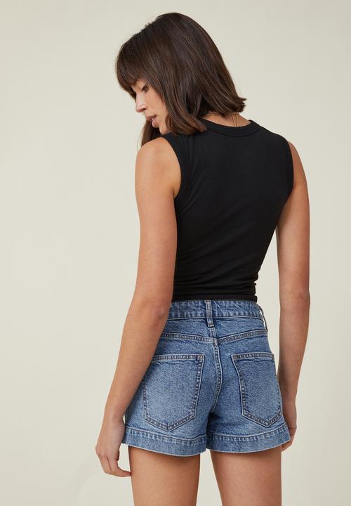 Cotton On - Mid rise classic stretch denim short - stormy blue