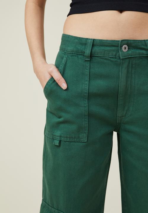 Cotton On - Low rise cargo denim jean - pine forest green