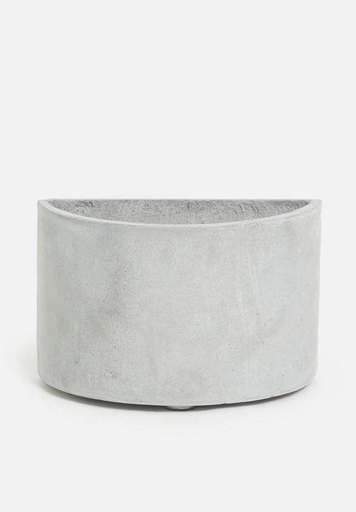 Nikki outdoor planter - cement