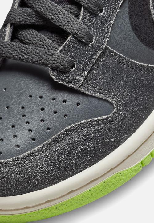 Nike - Nike dunk low se - iron grey/phantom-ghost green
