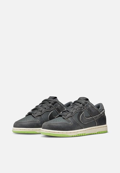 Nike - Nike dunk low se - iron grey/phantom-ghost green