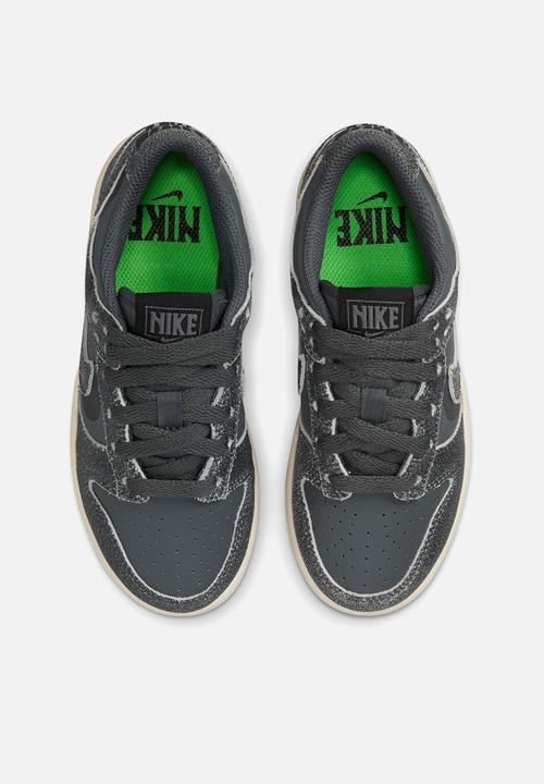 Nike - Nike dunk low se - iron grey/phantom-ghost green