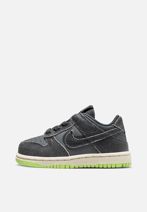 Nike - Nike dunk low se - iron grey/phantom-ghost green