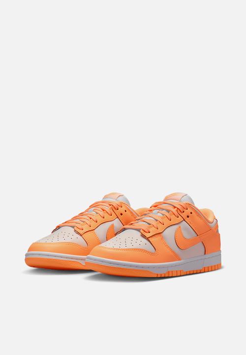 Nike - Dunk low - peach cream-white