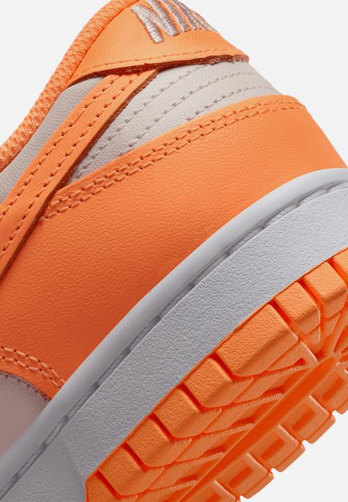 Nike - Dunk low - peach cream-white