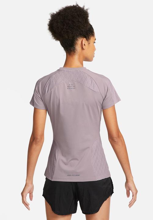 Nike - W nk dfadv run dvn ss top - purple smoke/black
