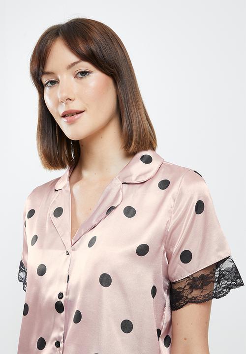 Trendyol - Polka dot patterned pajamas set - powder pink