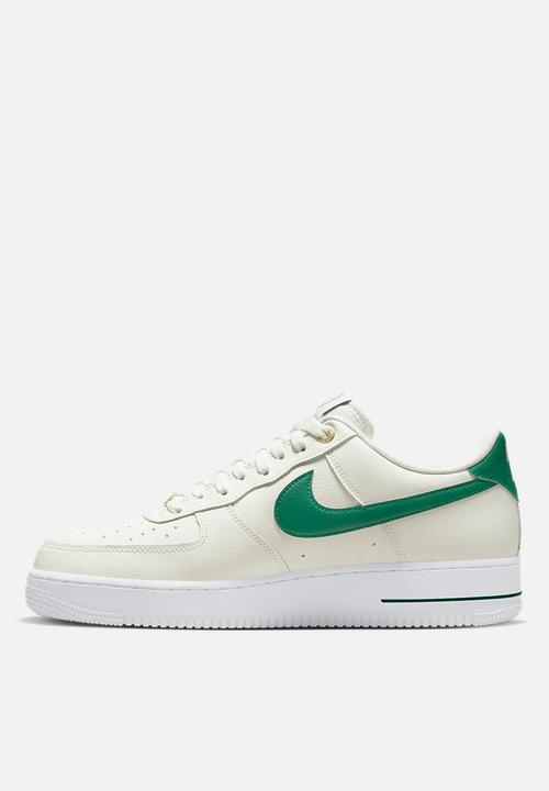 Nike - Air Force 1 '07 LV8 - sail/malachite-white-metallic gold
