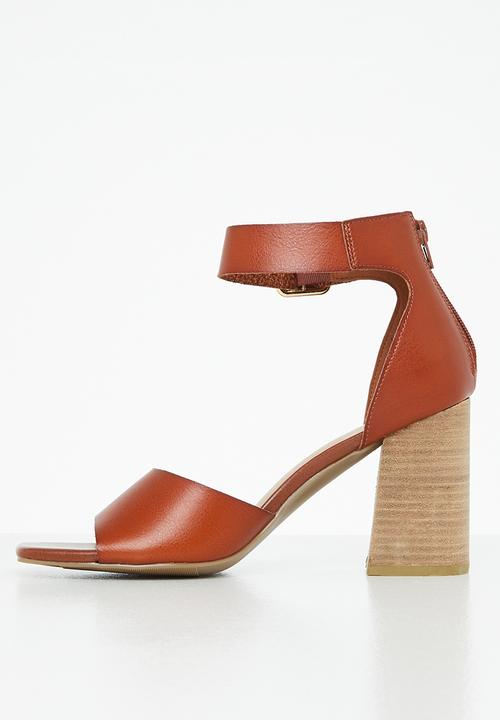 Madden Girl - Reveall block heel - cognac paris