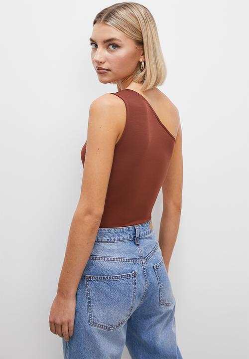 VELVET - Asym bodysuit with ring detail - cherry mahogany