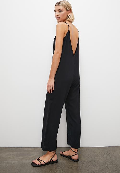 Superbalist - V-neck jumpsuit with tapered leg - black