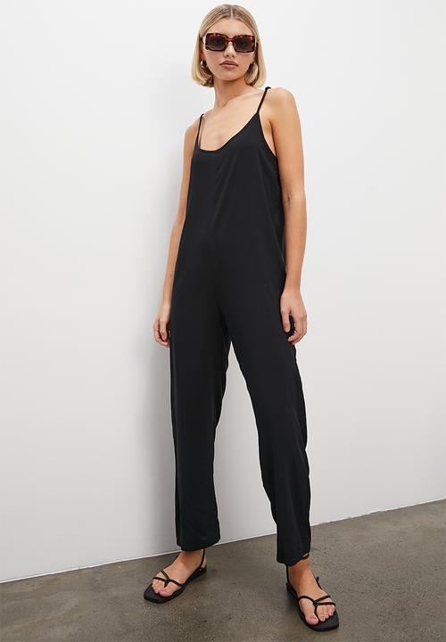 Superbalist - V-neck jumpsuit with tapered leg - black
