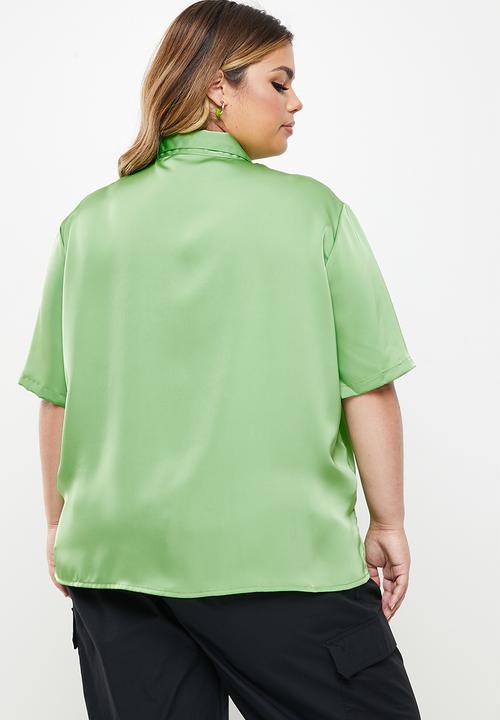 Cotton On - Curve amalfi short sleeve satin shirt - super green