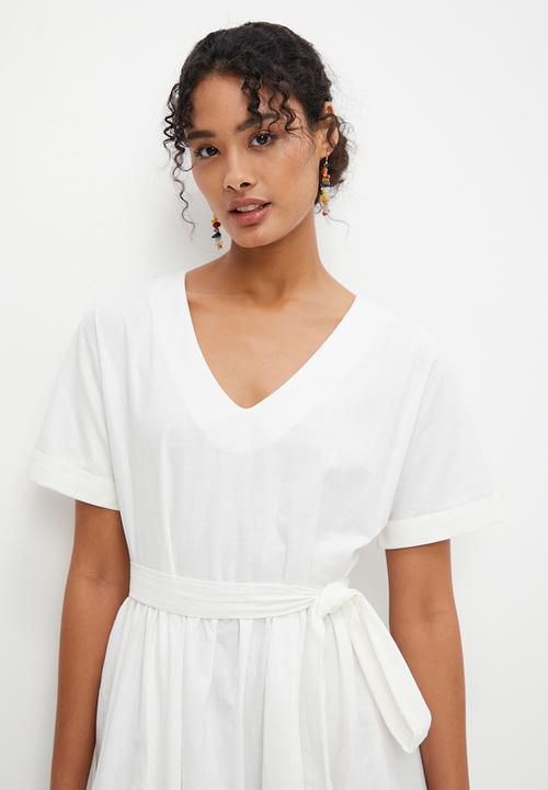 edit - V-neck pocket detail fit & flare midi - cream