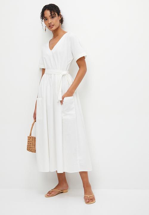 edit - V-neck pocket detail fit & flare midi - cream