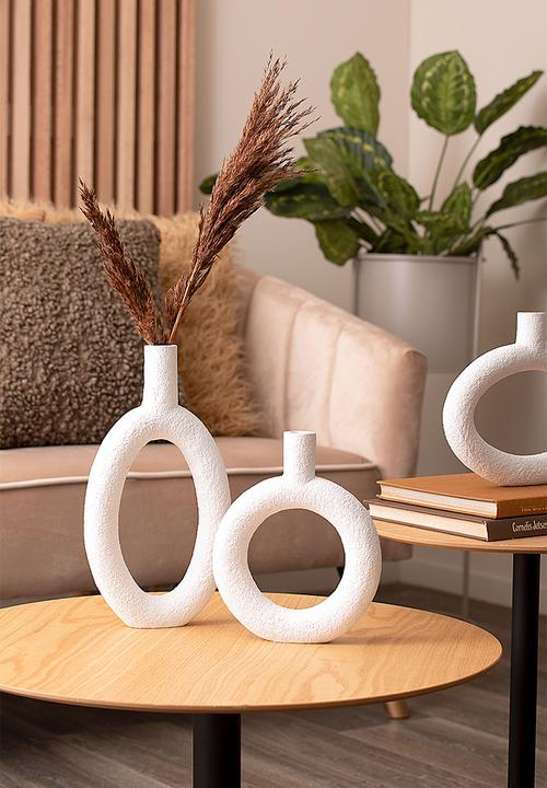 Present Time - Round vase ring - ivory