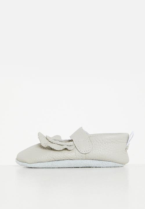 Pitta-Patta Shoes - Frill girls shoes - sand