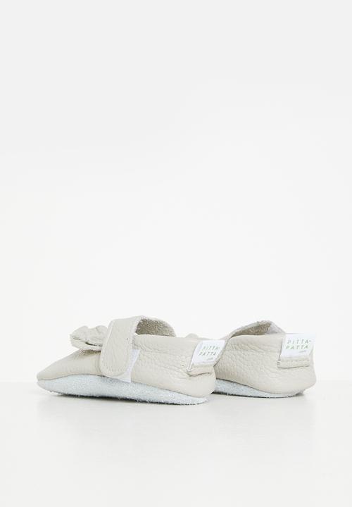 Pitta-Patta Shoes - Frill girls shoes - sand